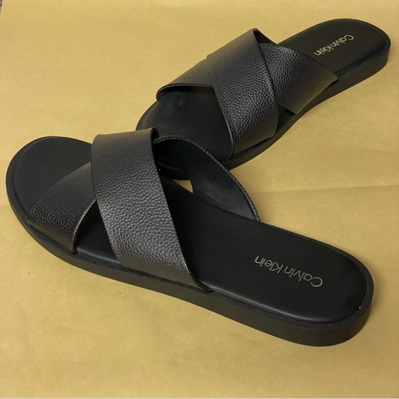 NEW Calvin Klein Enrico Slide Sandals Black Round Toe Criss Cross 12 - Picture 4 of 8
